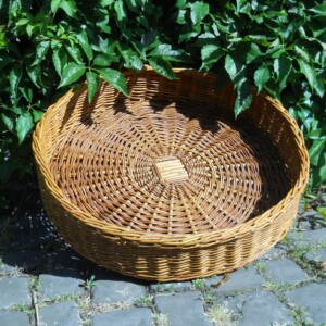 Füllkorb aus ungeschälten Weiden. Durchmesser ca. 60cm