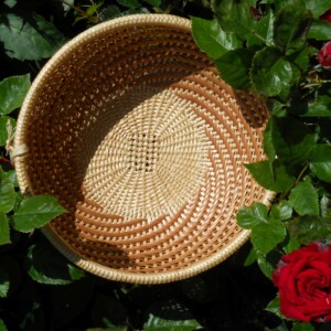 Schale aus Weidenschienen (Feinflechtarbeit)