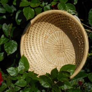 Schale aus Weidenschienen (Feinflechtarbeit)