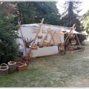 Mittelaltermarkt Himbach - Marktzelt und Flechtzelt aufgebaut Mittelaltermarkt Himbach - Marktzelt und Flechtzelt aufgebaut