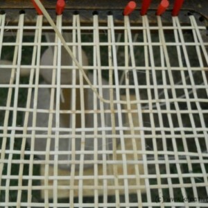 Stuhlgeflecht 4. Lage flechten Stuhlgeflecht 4. Lage flechten