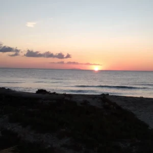 Sonnenaufgang in Alistro am Strand Sonnenaufgang in Alistro am Strand