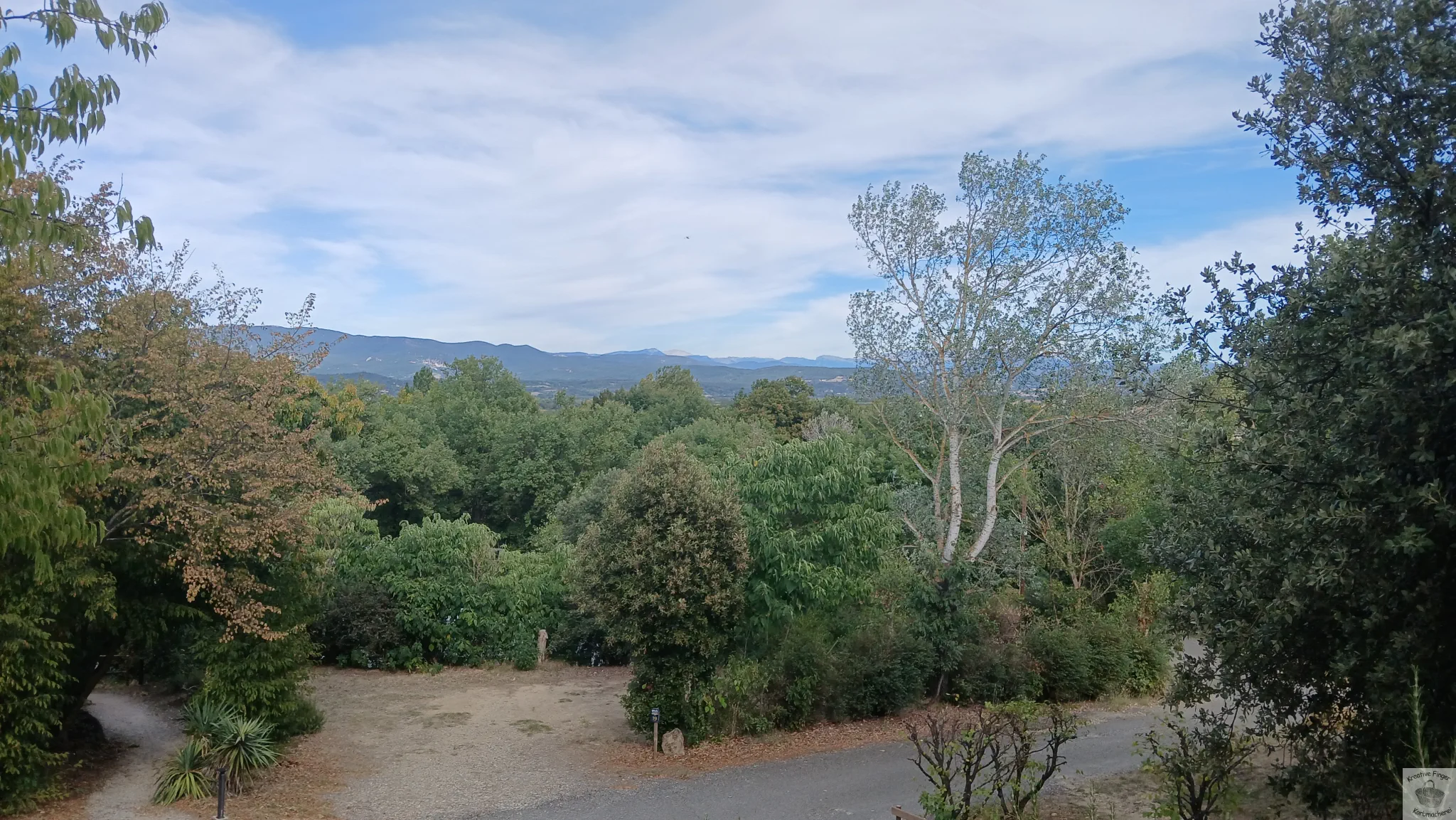 Der Blick auf die Kalksteingebirge von der Restaurantterrasse